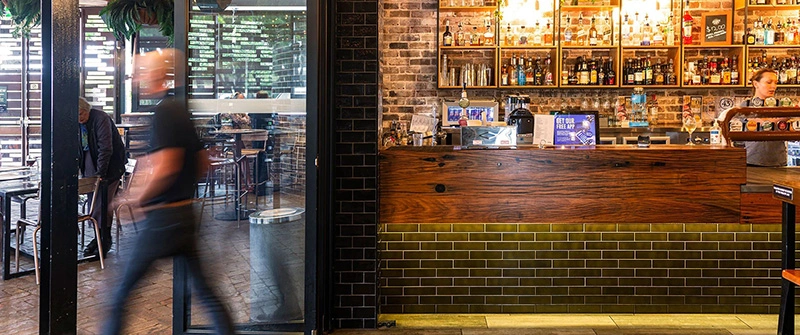 CleaniQ Mobile Banner Background